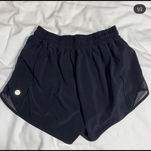 Lulu lemon Hotty Hot Shorts 2.5”